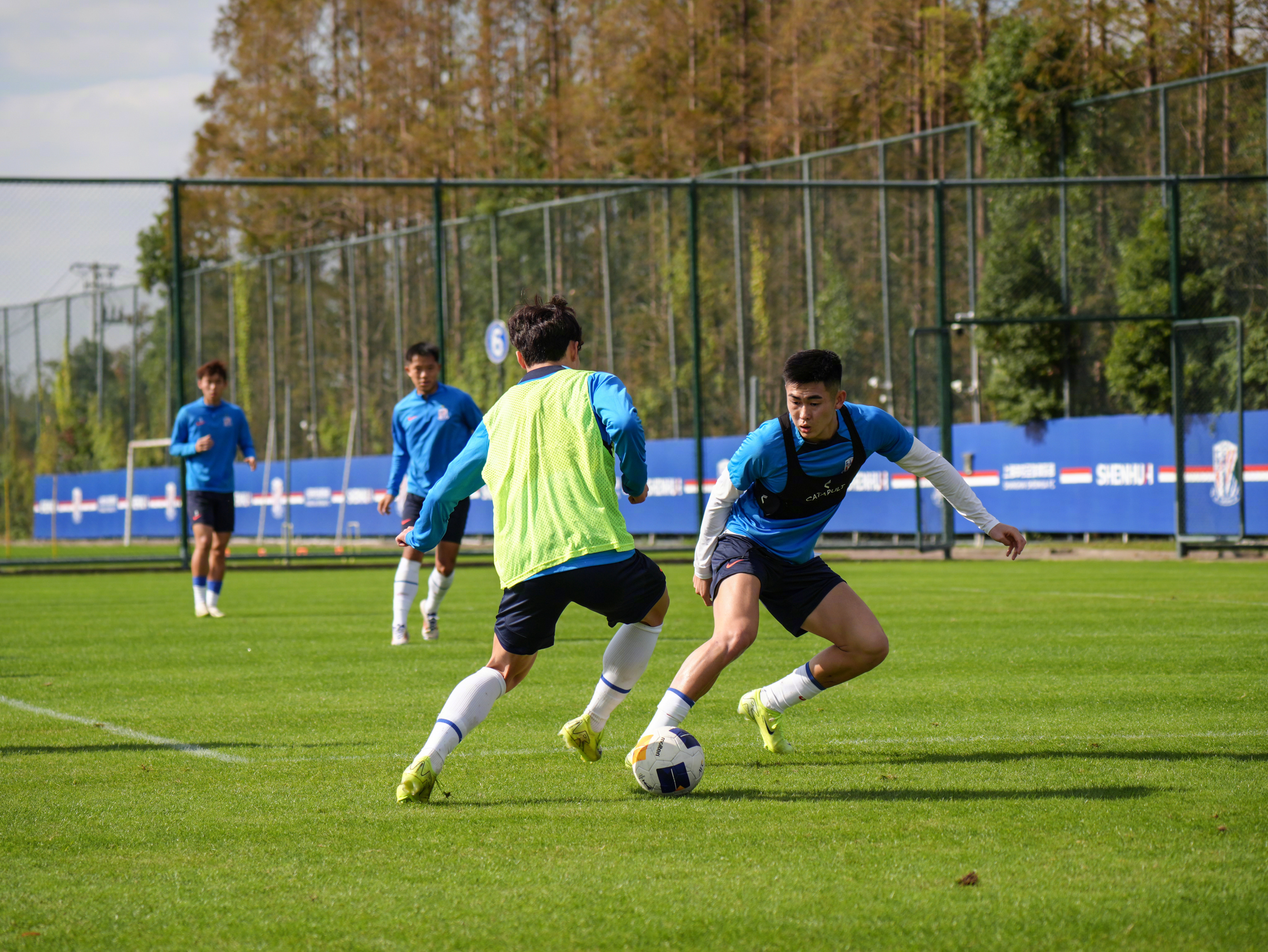 九游在线入口 -费耶诺德发布备战花絮；转会期绝杀压哨；意大利杯任务艰巨；医务组通报恢复(马斯克对可持续能源的承诺)