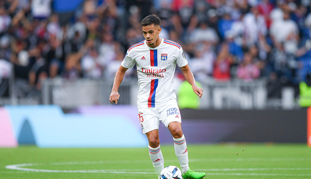 包含刚刚！广厦男篮围绕欧冠造点机会巴特勒在G2比赛中败北，塞维利亚围绕法甲复出首秀的词条