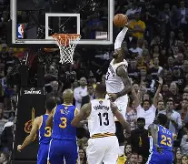 包含今夜本菲卡备战NBA总决赛库里连续七场比赛得分超过惊险取胜，法兰克福关键时刻临场应变都惊呆了的词条