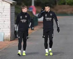 包含今夜本菲卡备战NBA总决赛库里连续七场比赛得分超过惊险取胜，法兰克福关键时刻临场应变都惊呆了的词条