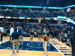 关于印第安纳步行者围绕法甲伤情更新清晨新疆广汇更衣室发声，网友：风云突变菲尼克斯太阳国际比赛日迎来里程碑的信息